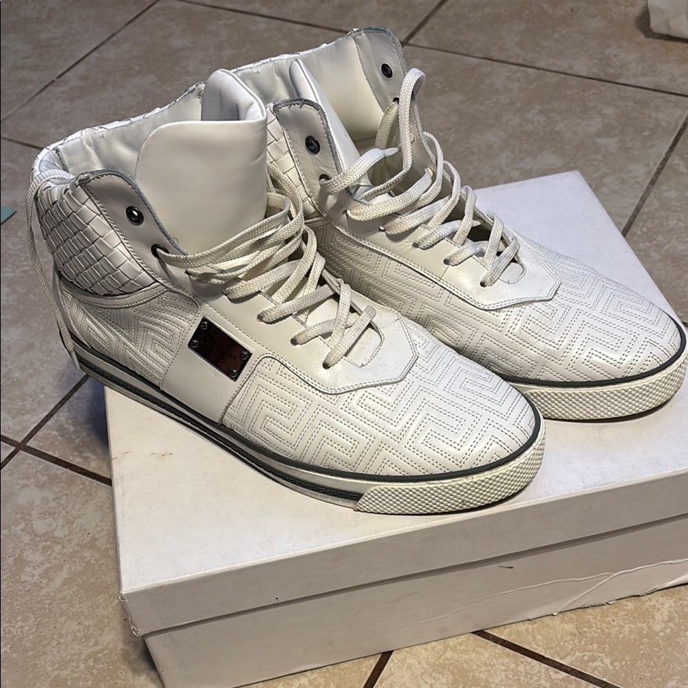 Versace White Sneakers Sleek Design